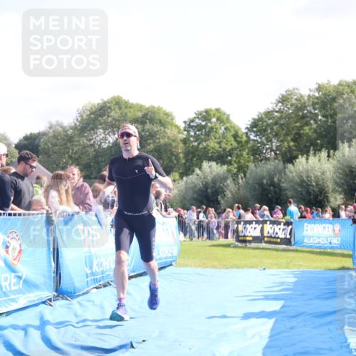 25.08.2024 - Elbe Triathlon Hamburg H.Heesch http://msf.ph/oto/6876700 25.08.2024 11:18:04 Ziel 363 meine-sportfotos.de