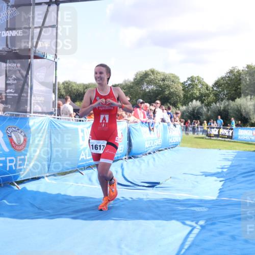 25.08.2024 - Elbe Triathlon Hamburg H.Heesch http://msf.ph/oto/6876702 25.08.2024 11:43:28 Ziel 1617 meine-sportfotos.de