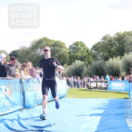 25.08.2024 - Elbe Triathlon Hamburg H.Heesch http://msf.ph/oto/6876703 25.08.2024 11:18:04 Ziel 363 meine-sportfotos.de