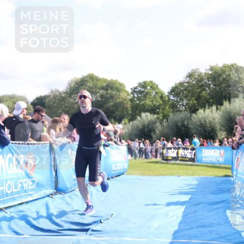 25.08.2024 - Elbe Triathlon Hamburg H.Heesch http://msf.ph/oto/6876709 25.08.2024 11:18:04 Ziel 363 meine-sportfotos.de