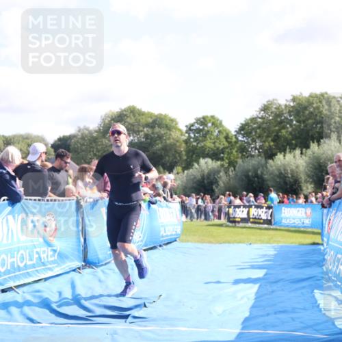 25.08.2024 - Elbe Triathlon Hamburg H.Heesch http://msf.ph/oto/6876711 25.08.2024 11:18:05 Ziel 363 meine-sportfotos.de