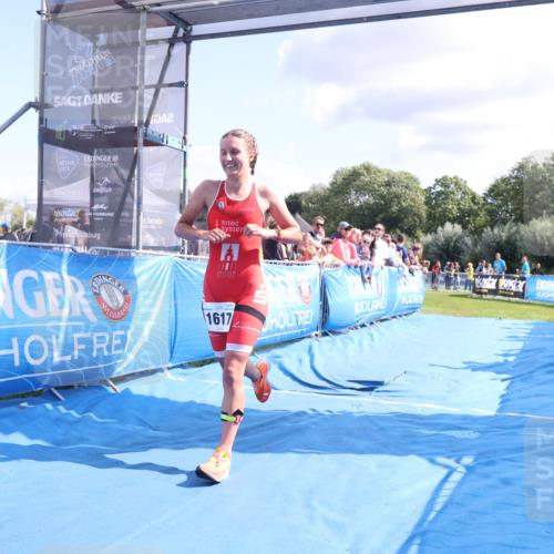 25.08.2024 - Elbe Triathlon Hamburg H.Heesch http://msf.ph/oto/6876712 25.08.2024 11:43:28 Ziel 1617 meine-sportfotos.de