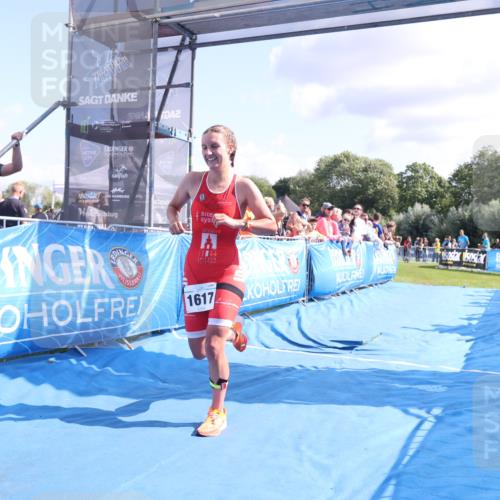 25.08.2024 - Elbe Triathlon Hamburg H.Heesch http://msf.ph/oto/6876716 25.08.2024 11:43:28 Ziel 1617 meine-sportfotos.de