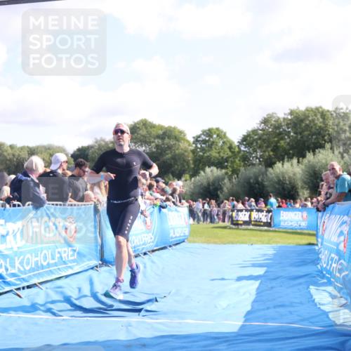 25.08.2024 - Elbe Triathlon Hamburg H.Heesch http://msf.ph/oto/6876717 25.08.2024 11:18:05 Ziel 363 meine-sportfotos.de