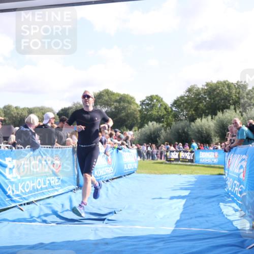 25.08.2024 - Elbe Triathlon Hamburg H.Heesch http://msf.ph/oto/6876720 25.08.2024 11:18:05 Ziel 363 meine-sportfotos.de