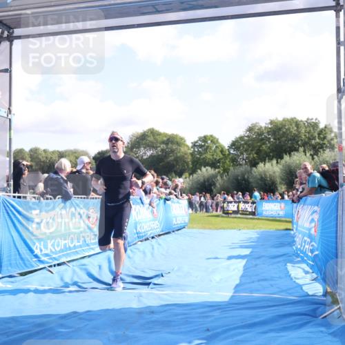 25.08.2024 - Elbe Triathlon Hamburg H.Heesch http://msf.ph/oto/6876725 25.08.2024 11:18:05 Ziel 363 meine-sportfotos.de