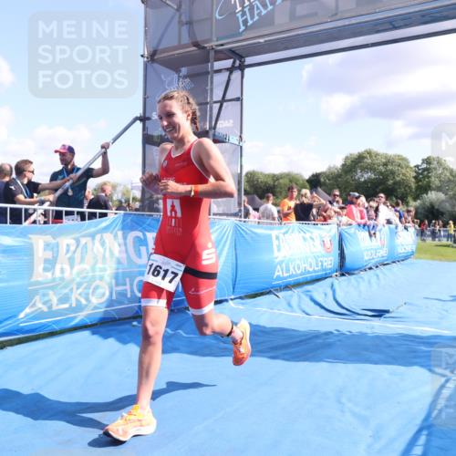 25.08.2024 - Elbe Triathlon Hamburg H.Heesch http://msf.ph/oto/6876731 25.08.2024 11:43:29 Ziel 1617 meine-sportfotos.de