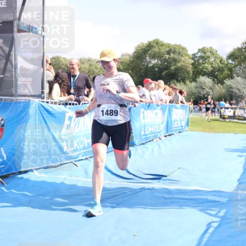 25.08.2024 - Elbe Triathlon Hamburg H.Heesch http://msf.ph/oto/6876732 25.08.2024 12:07:43 Ziel 1489, 1513 meine-sportfotos.de