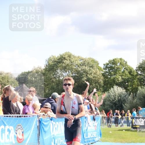 25.08.2024 - Elbe Triathlon Hamburg H.Heesch http://msf.ph/oto/6876748 25.08.2024 11:44:09 Ziel 1712 meine-sportfotos.de