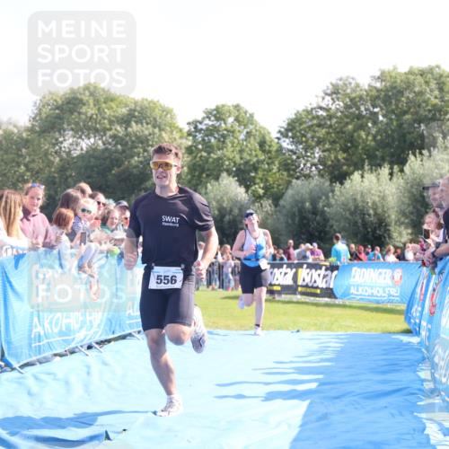 25.08.2024 - Elbe Triathlon Hamburg H.Heesch http://msf.ph/oto/6876749 25.08.2024 11:18:14 Ziel 123, 556 meine-sportfotos.de