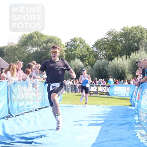 25.08.2024 - Elbe Triathlon Hamburg H.Heesch http://msf.ph/oto/6876752 25.08.2024 11:18:14 Ziel 123, 556 meine-sportfotos.de