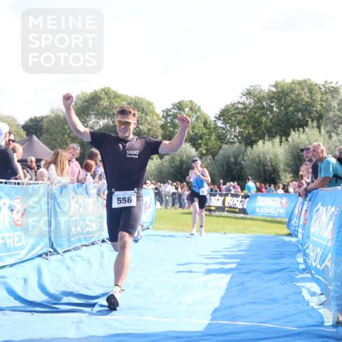 25.08.2024 - Elbe Triathlon Hamburg H.Heesch http://msf.ph/oto/6876756 25.08.2024 11:18:14 Ziel 123, 556 meine-sportfotos.de