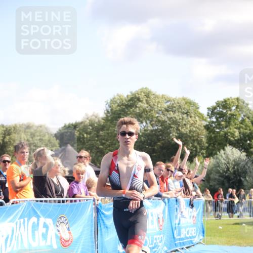 25.08.2024 - Elbe Triathlon Hamburg H.Heesch http://msf.ph/oto/6876760 25.08.2024 11:44:09 Ziel 1712 meine-sportfotos.de