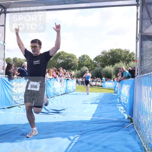 25.08.2024 - Elbe Triathlon Hamburg H.Heesch http://msf.ph/oto/6876777 25.08.2024 11:18:15 Ziel 123, 556 meine-sportfotos.de
