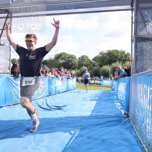 25.08.2024 - Elbe Triathlon Hamburg H.Heesch http://msf.ph/oto/6876781 25.08.2024 11:18:15 Ziel 123, 556 meine-sportfotos.de