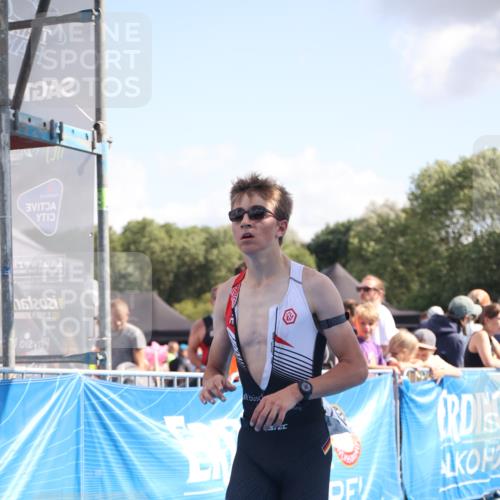 25.08.2024 - Elbe Triathlon Hamburg H.Heesch http://msf.ph/oto/6876788 25.08.2024 11:44:09 Ziel 1712 meine-sportfotos.de