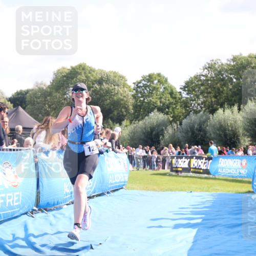 25.08.2024 - Elbe Triathlon Hamburg H.Heesch http://msf.ph/oto/6876796 25.08.2024 11:18:17 Ziel 123, 556 meine-sportfotos.de