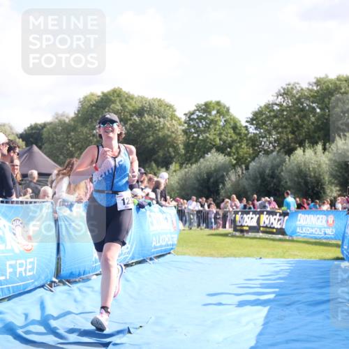 25.08.2024 - Elbe Triathlon Hamburg H.Heesch http://msf.ph/oto/6876799 25.08.2024 11:18:17 Ziel 123, 556 meine-sportfotos.de