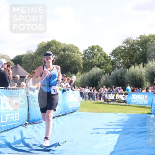 25.08.2024 - Elbe Triathlon Hamburg H.Heesch http://msf.ph/oto/6876802 25.08.2024 11:18:17 Ziel 123, 556 meine-sportfotos.de