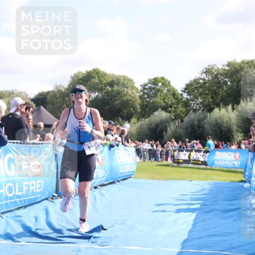25.08.2024 - Elbe Triathlon Hamburg H.Heesch http://msf.ph/oto/6876809 25.08.2024 11:18:17 Ziel 123, 556 meine-sportfotos.de