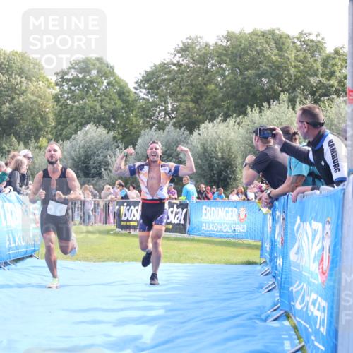 25.08.2024 - Elbe Triathlon Hamburg H.Heesch http://msf.ph/oto/6876833 25.08.2024 11:18:30 Ziel 312 meine-sportfotos.de