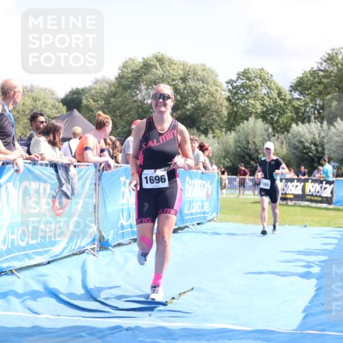 25.08.2024 - Elbe Triathlon Hamburg H.Heesch http://msf.ph/oto/6876857 25.08.2024 12:07:59 Ziel 1595, 1696 meine-sportfotos.de