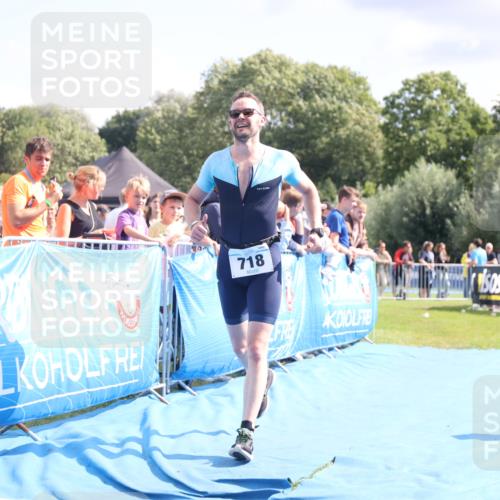 25.08.2024 - Elbe Triathlon Hamburg H.Heesch http://msf.ph/oto/6876860 25.08.2024 11:44:46 Ziel 718, 1449 meine-sportfotos.de