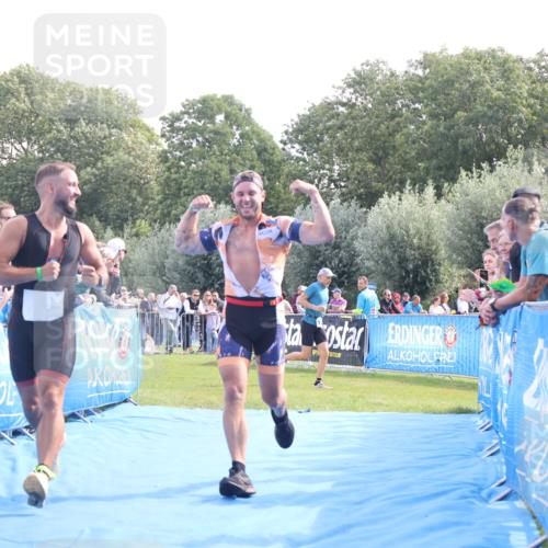 25.08.2024 - Elbe Triathlon Hamburg H.Heesch http://msf.ph/oto/6876872 25.08.2024 11:18:31 Ziel 312 meine-sportfotos.de