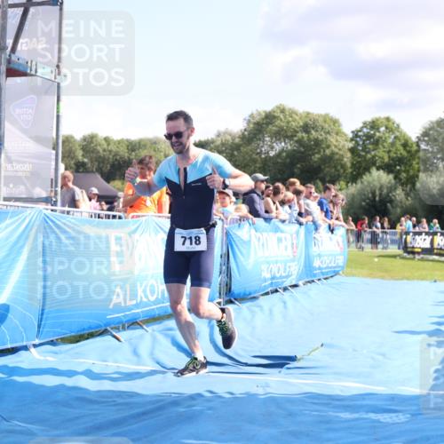 25.08.2024 - Elbe Triathlon Hamburg H.Heesch http://msf.ph/oto/6876887 25.08.2024 11:44:47 Ziel 718, 1449 meine-sportfotos.de
