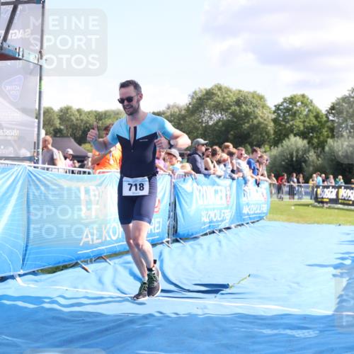 25.08.2024 - Elbe Triathlon Hamburg H.Heesch http://msf.ph/oto/6876890 25.08.2024 11:44:47 Ziel 718, 1449 meine-sportfotos.de