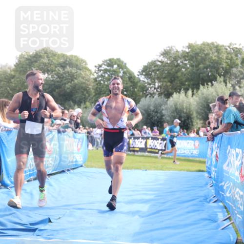 25.08.2024 - Elbe Triathlon Hamburg H.Heesch http://msf.ph/oto/6876891 25.08.2024 11:18:31 Ziel 312 meine-sportfotos.de