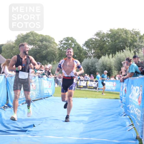 25.08.2024 - Elbe Triathlon Hamburg H.Heesch http://msf.ph/oto/6876894 25.08.2024 11:18:31 Ziel 312 meine-sportfotos.de