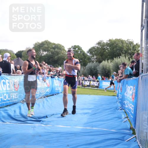 25.08.2024 - Elbe Triathlon Hamburg H.Heesch http://msf.ph/oto/6876907 25.08.2024 11:18:31 Ziel 312 meine-sportfotos.de