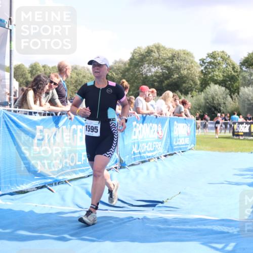 25.08.2024 - Elbe Triathlon Hamburg H.Heesch http://msf.ph/oto/6876922 25.08.2024 12:08:03 Ziel 542, 1595, 1696 meine-sportfotos.de
