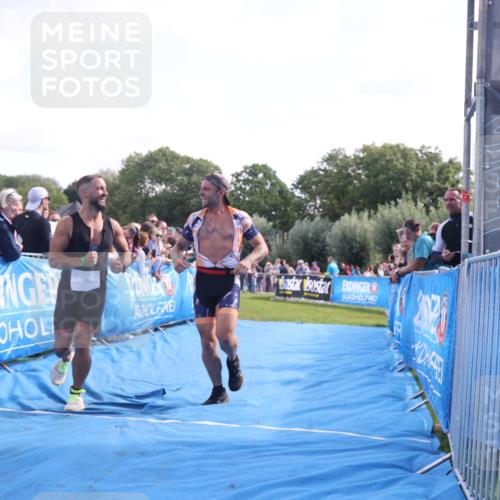 25.08.2024 - Elbe Triathlon Hamburg H.Heesch http://msf.ph/oto/6876924 25.08.2024 11:18:31 Ziel 312 meine-sportfotos.de