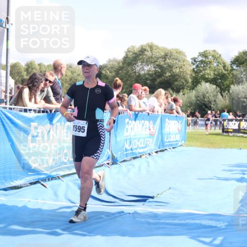 25.08.2024 - Elbe Triathlon Hamburg H.Heesch http://msf.ph/oto/6876925 25.08.2024 12:08:03 Ziel 542, 1595, 1696 meine-sportfotos.de