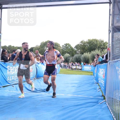25.08.2024 - Elbe Triathlon Hamburg H.Heesch http://msf.ph/oto/6876927 25.08.2024 11:18:32 Ziel 312 meine-sportfotos.de