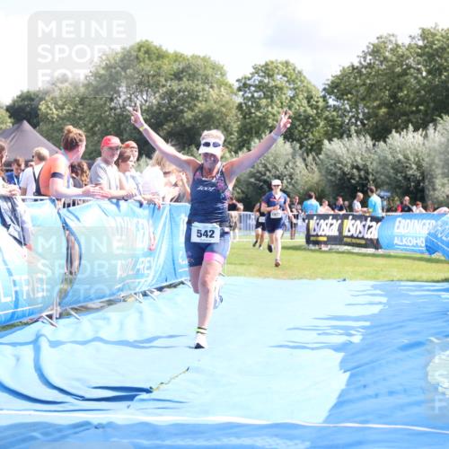 25.08.2024 - Elbe Triathlon Hamburg H.Heesch http://msf.ph/oto/6876956 25.08.2024 12:08:10 Ziel 542, 1678 meine-sportfotos.de