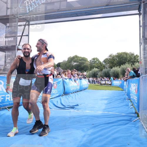 25.08.2024 - Elbe Triathlon Hamburg H.Heesch http://msf.ph/oto/6876981 25.08.2024 11:18:33 Ziel 312 meine-sportfotos.de