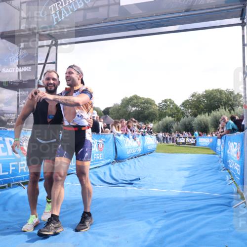 25.08.2024 - Elbe Triathlon Hamburg H.Heesch http://msf.ph/oto/6876987 25.08.2024 11:18:33 Ziel 312 meine-sportfotos.de