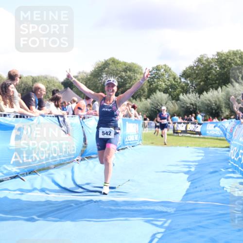 25.08.2024 - Elbe Triathlon Hamburg H.Heesch http://msf.ph/oto/6876998 25.08.2024 12:08:11 Ziel 542, 1524, 1678 meine-sportfotos.de