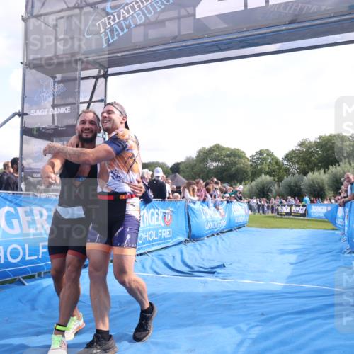 25.08.2024 - Elbe Triathlon Hamburg H.Heesch http://msf.ph/oto/6877002 25.08.2024 11:18:33 Ziel 312 meine-sportfotos.de