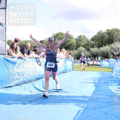 25.08.2024 - Elbe Triathlon Hamburg H.Heesch http://msf.ph/oto/6877011 25.08.2024 12:08:11 Ziel 542, 1524, 1678 meine-sportfotos.de
