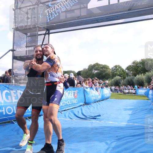 25.08.2024 - Elbe Triathlon Hamburg H.Heesch http://msf.ph/oto/6877012 25.08.2024 11:18:33 Ziel 312 meine-sportfotos.de
