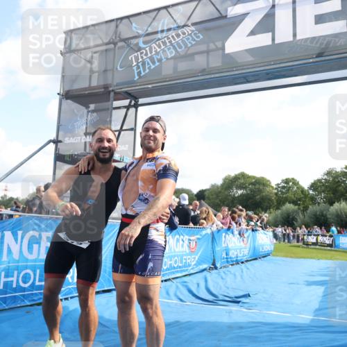 25.08.2024 - Elbe Triathlon Hamburg H.Heesch http://msf.ph/oto/6877025 25.08.2024 11:18:35 Ziel 312 meine-sportfotos.de