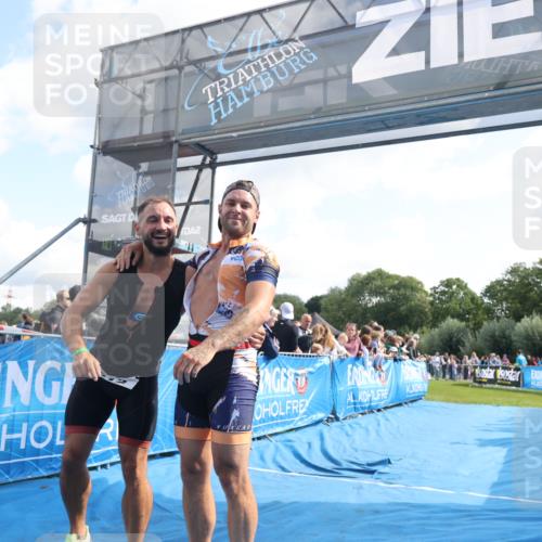 25.08.2024 - Elbe Triathlon Hamburg H.Heesch http://msf.ph/oto/6877029 25.08.2024 11:18:35 Ziel 312 meine-sportfotos.de