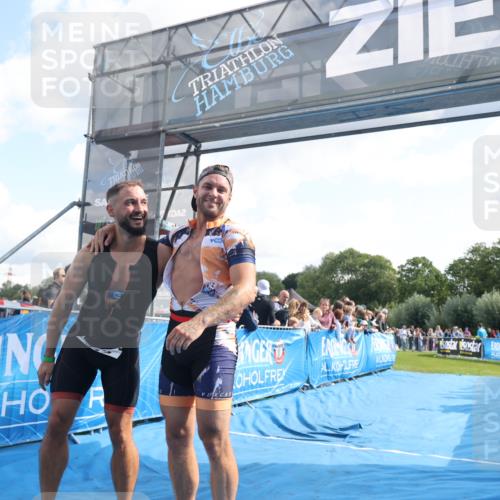 25.08.2024 - Elbe Triathlon Hamburg H.Heesch http://msf.ph/oto/6877037 25.08.2024 11:18:35 Ziel 312 meine-sportfotos.de