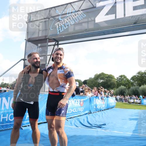 25.08.2024 - Elbe Triathlon Hamburg H.Heesch http://msf.ph/oto/6877043 25.08.2024 11:18:35 Ziel 312 meine-sportfotos.de