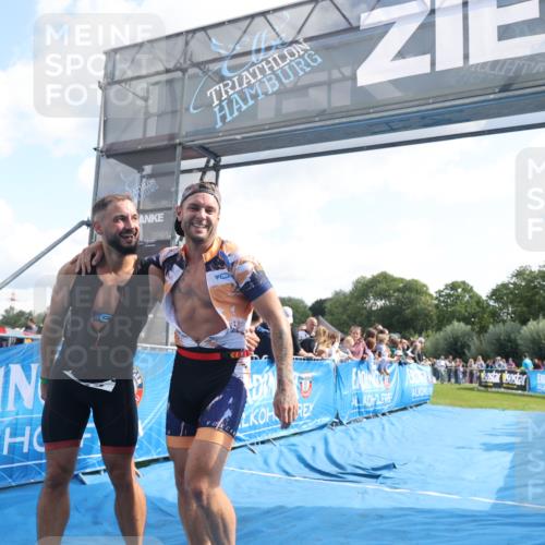 25.08.2024 - Elbe Triathlon Hamburg H.Heesch http://msf.ph/oto/6877049 25.08.2024 11:18:35 Ziel 312 meine-sportfotos.de