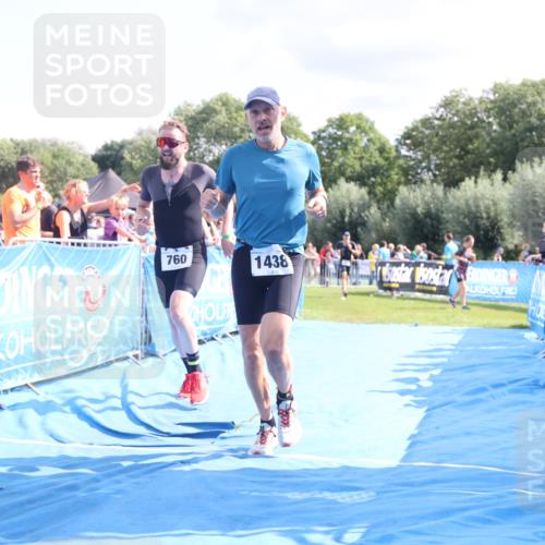 25.08.2024 - Elbe Triathlon Hamburg H.Heesch http://msf.ph/oto/6877051 25.08.2024 11:45:10 Ziel 760, 782, 1438 meine-sportfotos.de
